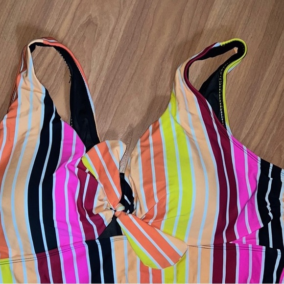 Gently Used Torrid Bikini Top! - Picture 2 of 2